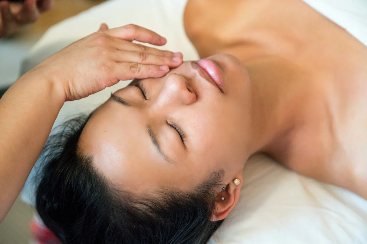 LumiLift™ Renew – Advanced Facial Therapy